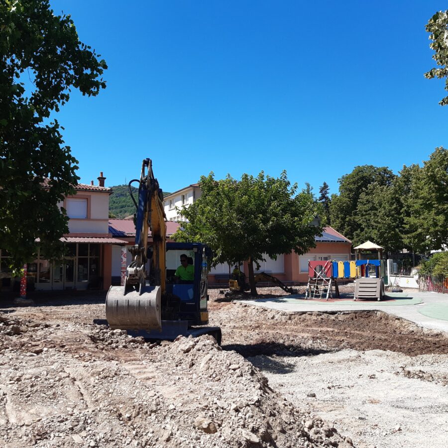 Travaux : désimperméabilisation de la cour de la maternelle Gantou-Bauer